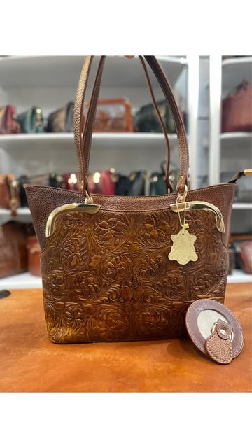 کیف لیلیوم دستی زنانه چرم حکاکی شده