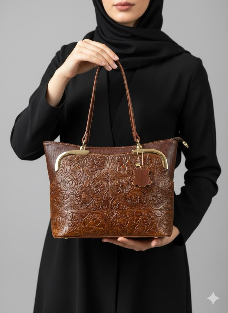 کیف دستی زنانه چرمی مدل لیلیوم حکاکی